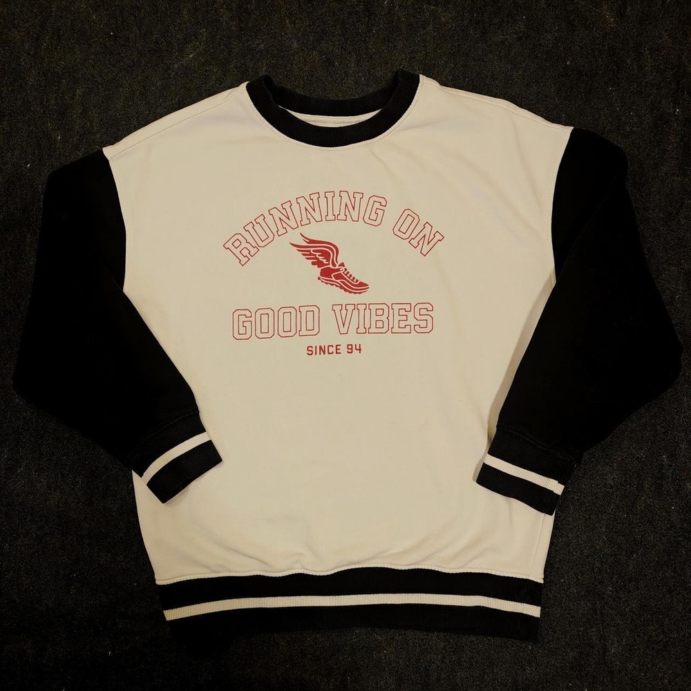 Old Navy Kids Oversized Running On Good Vibes Sweatshirt Cream Black L 10-12
